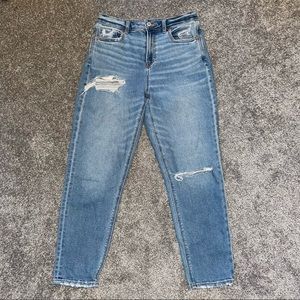 American Eagle Distressed Mom Jeans - SIZE 4 SHORT
